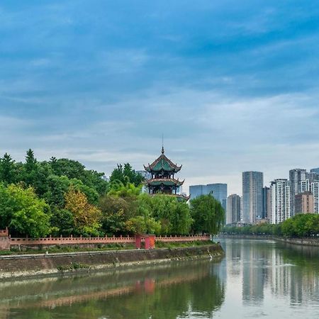 Wanda Reign Chengdu Hotel Exterior photo